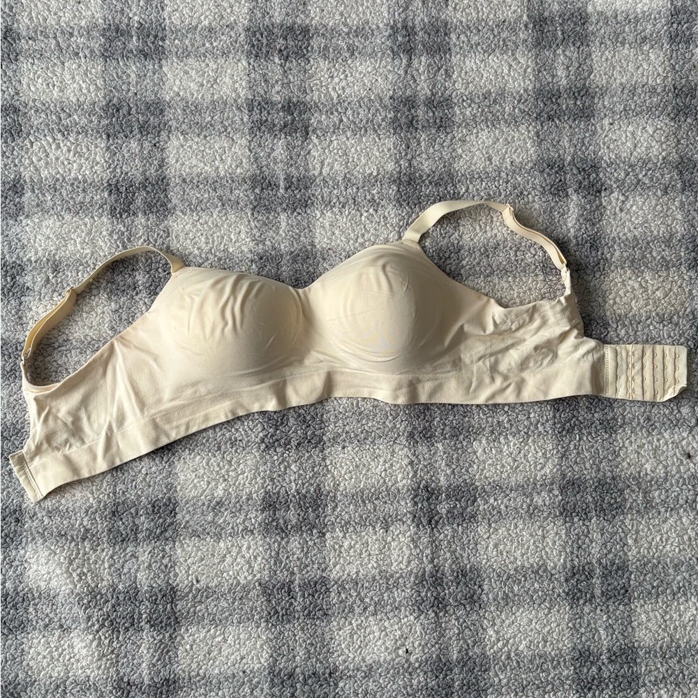 Elegant Cream Women's Bra • Size Extra Large
